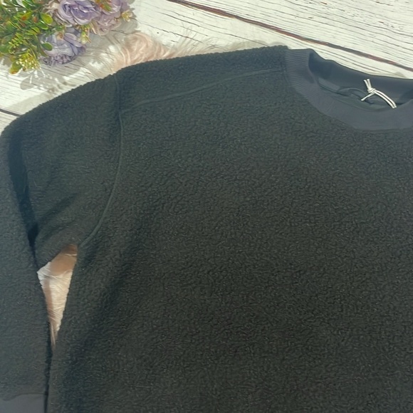 NWT Everlane Teddy Crew Neck Black Sherpa Sweatshirt Oversized Sweatshirt - Picture 4 of 8
